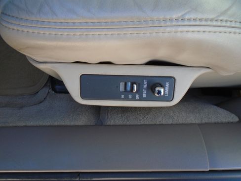 Used 1998 Cadillac De Ville image 25