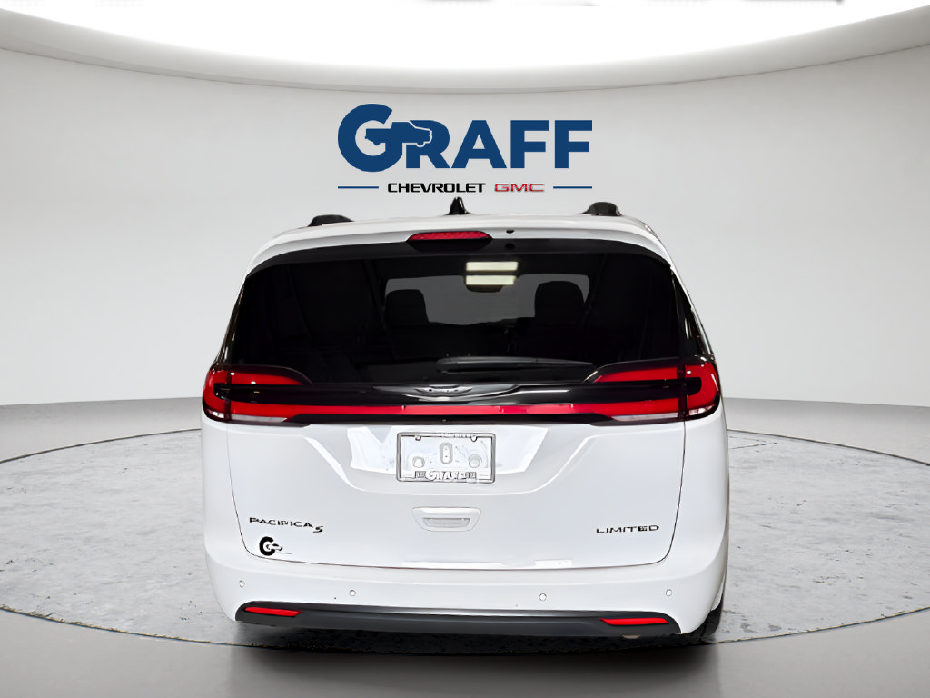 Used 2025 Chrysler Pacifica Limited FWD image 4