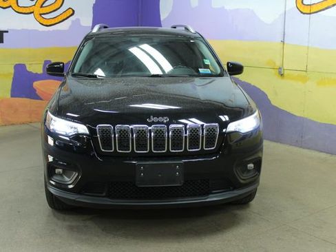 Used 2020 Jeep Cherokee Latitude w/ Cold Weather Group AWD/4WD image 3