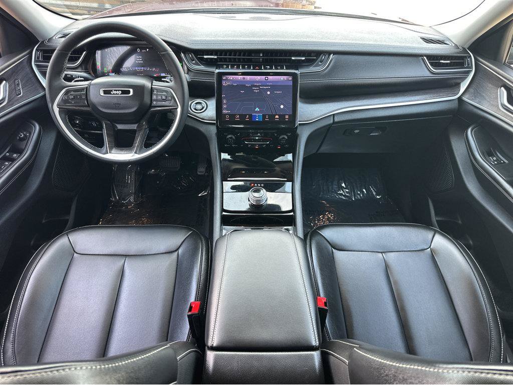 Used 2023 Jeep Grand Cherokee L Limited RWD image 4