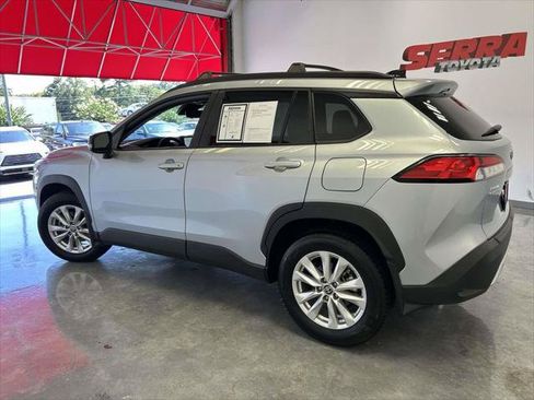 Certified 2025 Toyota Corolla Cross LE FWD image 6