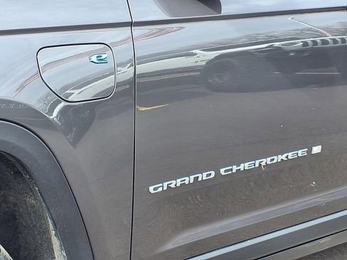 Used 2022 Jeep Grand Cherokee Limited 4xe image 26