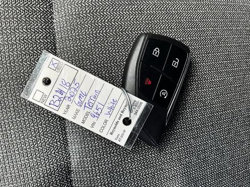 Used 2025 GMC Terrain Elevation AWD/4WD image 36