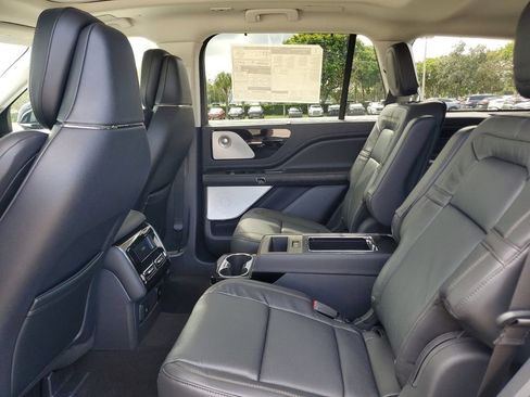 New 2025 Lincoln Aviator Reserve w/ Luxury Package image 11