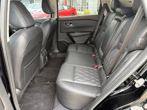 Used 2022 Nissan Rogue Platinum w/ Head-Up Display Package FWD image 11