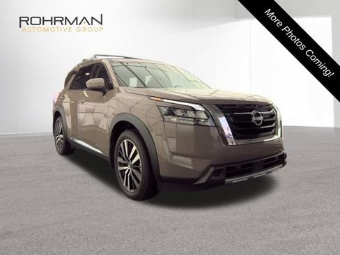 Used 2025 Nissan Pathfinder Platinum w/ Cargo Package AWD/4WD image 5