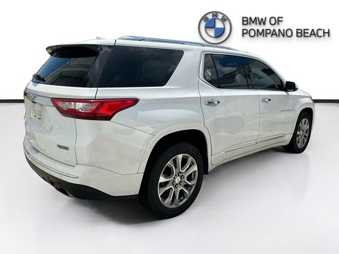 Used 2018 Chevrolet Traverse Premier w/ Driver Confidence II Package FWD image 6