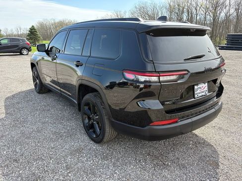 Used 2023 Jeep Grand Cherokee L Limited w/ Luxury Tech Group II AWD/4WD image 5