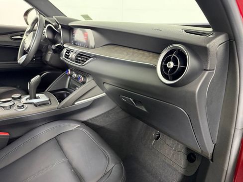 Used 2023 Alfa Romeo Stelvio Ti AWD/4WD image 32