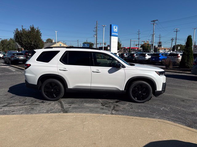 New 2026 Honda Pilot Black Edition image 4