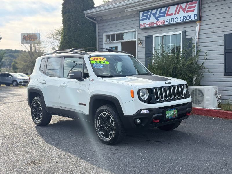 Used 2017 Jeep Renegade Trailhawk AWD/4WD image 4