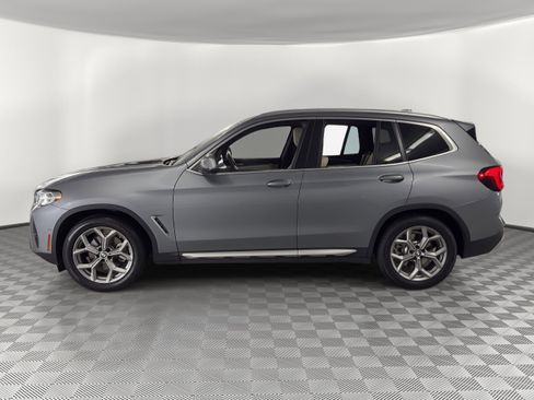 Used 2024 BMW X3 xDrive30i w/ Premium Package image 2