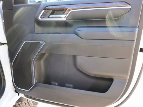 Used 2024 GMC Sierra 2500 SLE image 8