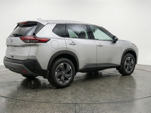 Used 2025 Nissan Rogue SV AWD/4WD image 9