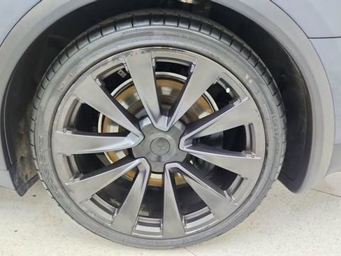 Used 2022 Tesla Model X image 58