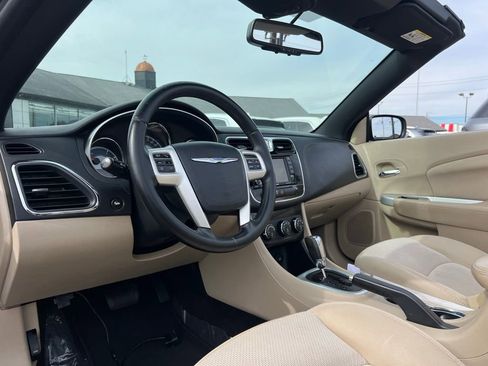 Used 2011 Chrysler 200 Touring image 38