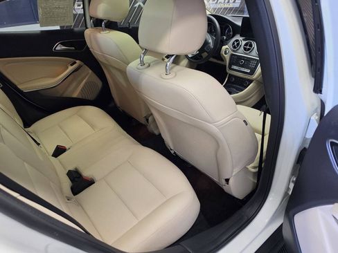 Used 2018 Mercedes-Benz GLA 250 image 32