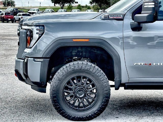 Used 2025 GMC Sierra 2500 AT4 w/ AT4 Premium Plus Package AWD/4WD image 10
