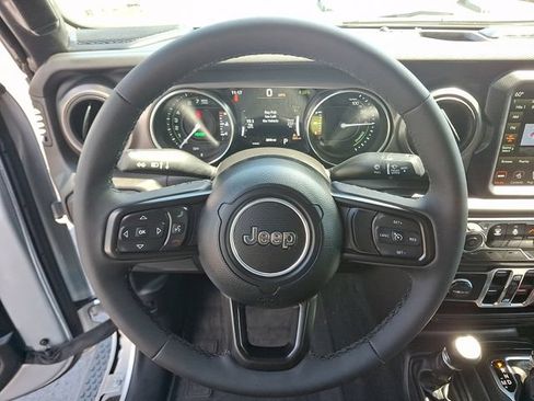 Used 2023 Jeep Wrangler Unlimited w/ Cold Weather Group AWD/4WD image 18