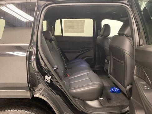 Used 2026 Jeep Cherokee Limited AWD/4WD image 28