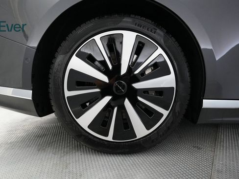 Used 2023 Lucid Air Touring image 19