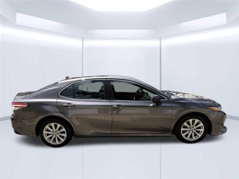 Used 2020 Toyota Camry LE w/ Carpet Mat Package AWD/4WD image 4