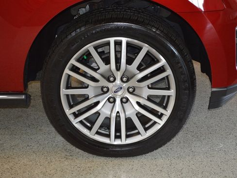 Used 2022 Ford Expedition Max Limited image 9