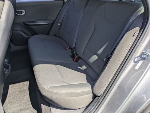 Used 2025 Kia K4 FWD image 26