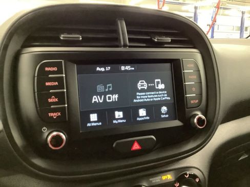 Used 2020 Kia Soul LX FWD image 9