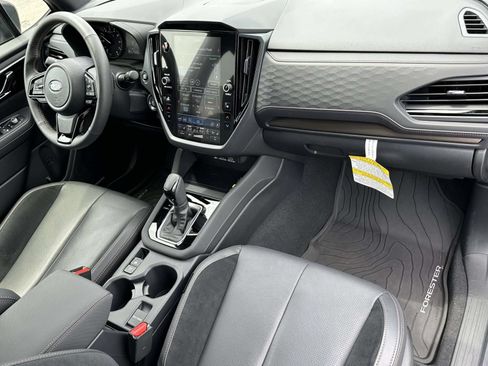 Certified 2025 Subaru Forester Touring AWD/4WD image 12