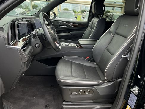 Used 2023 Cadillac Escalade Premium Luxury AWD/4WD image 18