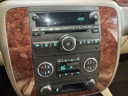 Used 2012 Chevrolet Silverado 1500 LTZ w/ LTZ White Diamond Edition AWD/4WD image 15