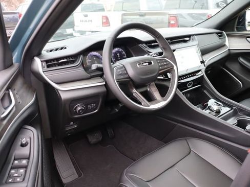 New 2026 Jeep Grand Cherokee L Limited AWD/4WD image 12