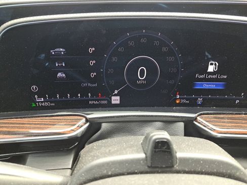 Used 2024 Cadillac Escalade ESV Premium Luxury image 28