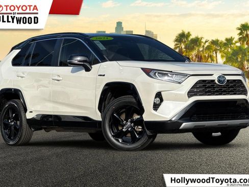 Used 2021 Toyota RAV4 XSE image 1