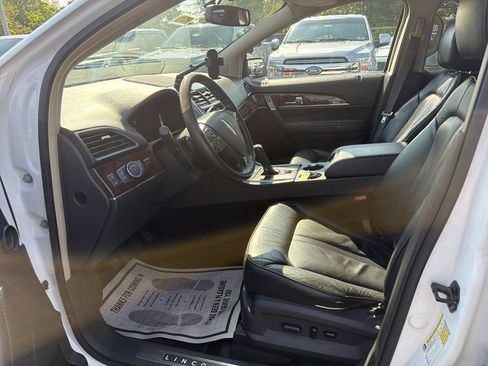 Used 2014 Lincoln MKX AWD w/ Equipment Group 102A image 11
