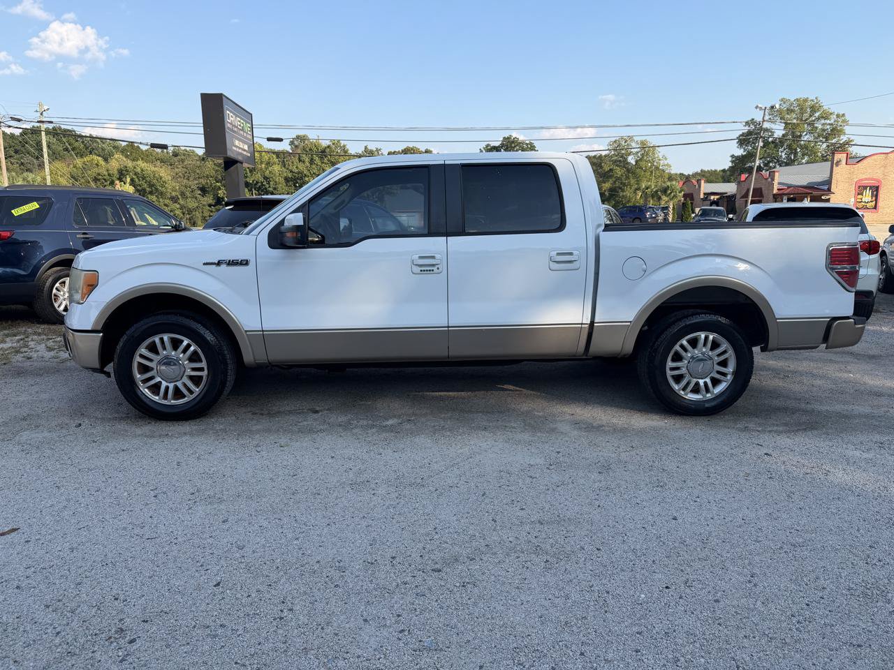 Used 2011 Ford F150 Lariat RWD image 2
