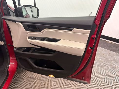 Used 2025 Honda Odyssey EX-L image 16