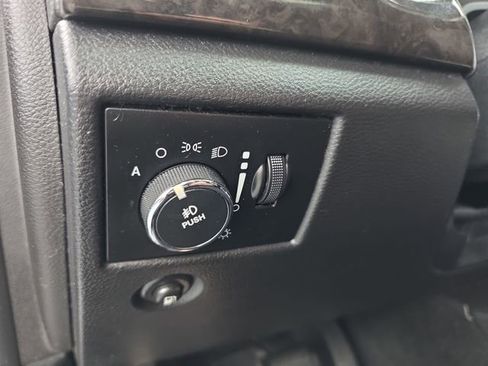 Used 2012 Jeep Grand Cherokee Laredo w/ Laredo E Group image 30