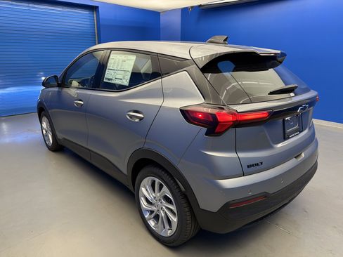 New 2027 Chevrolet Bolt LT w/ Comfort Package FWD image 5