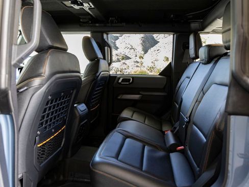 Used 2023 Ford Bronco Badlands image 26