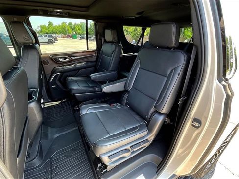 Used 2021 GMC Yukon XL Denali w/ Denali Premium Package AWD/4WD image 27