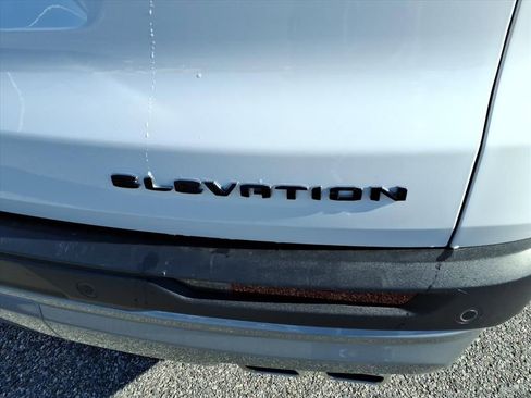 Used 2025 GMC Acadia Elevation image 6