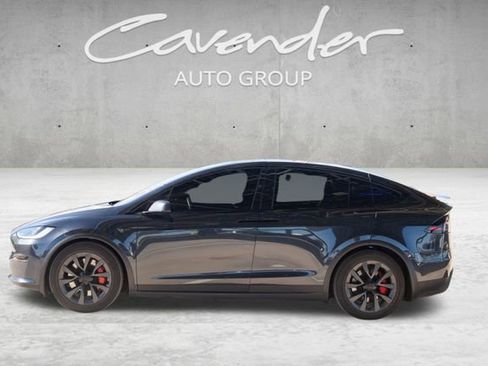 Used 2023 Tesla Model X Plaid image 4