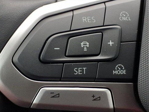 New 2026 Volkswagen Tiguan SE image 25