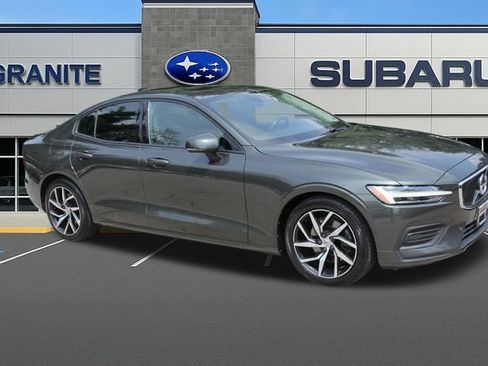 Used 2020 Volvo S60 T5 Momentum FWD image 13
