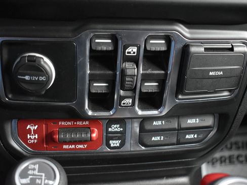 Used 2021 Jeep Wrangler Unlimited Rubicon w/ Dual Top Group image 27