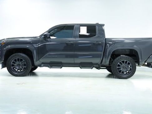 Used 2024 Toyota Tacoma SR5 image 4