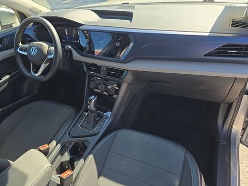 Used 2024 Volkswagen Taos SE image 13