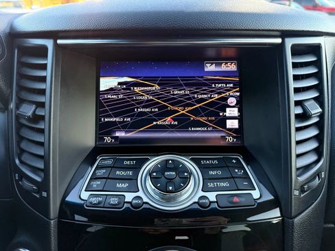 Used 2017 INFINITI QX70 AWD w/ Limited Package image 34